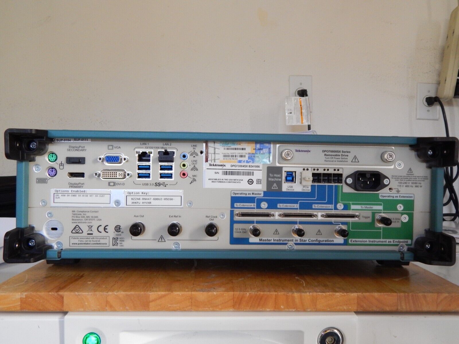Tektronix DPO73304SX 33GHz, 100GS/s Tektronix NIST cal. w/data, 30 day wrnty Tektronix DPO73304SX 33GHz, 100GS/s Tektronix NIST cal. w/data, 30 day wrnty